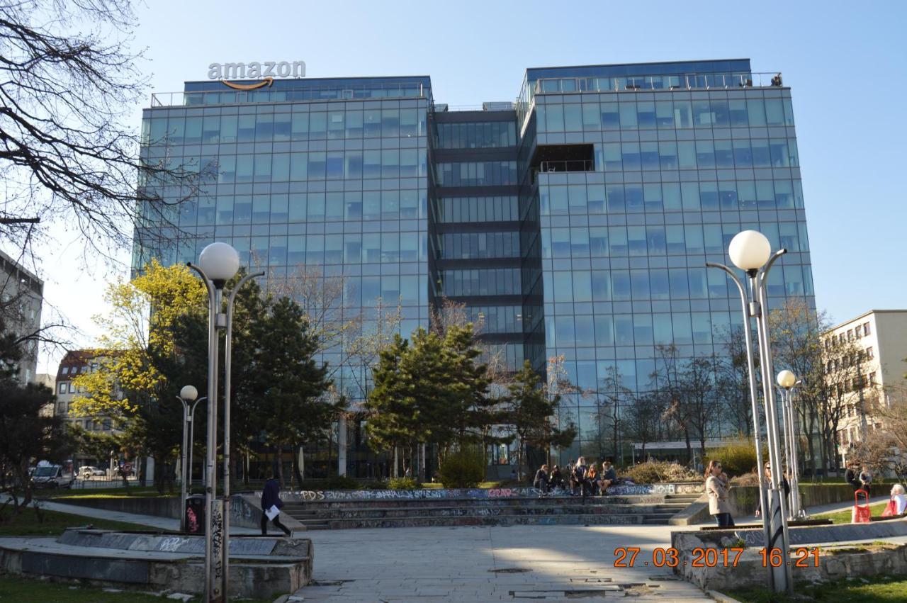 Apartment Accommodation Up To 17 브라티슬라바 외부 사진
